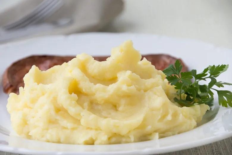 Kartoffel-Pastinaken-Stampf - Rezept | GuteKueche.de
