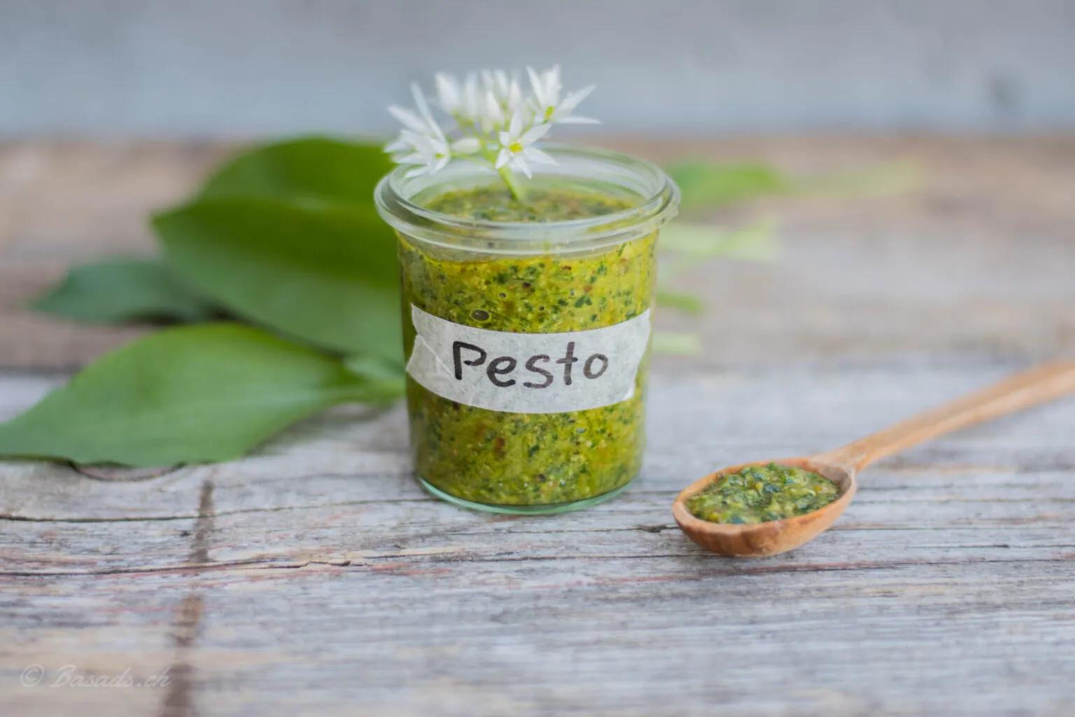 Bärlauch Pesto - Das etwas andere Pesto im Frühling!
