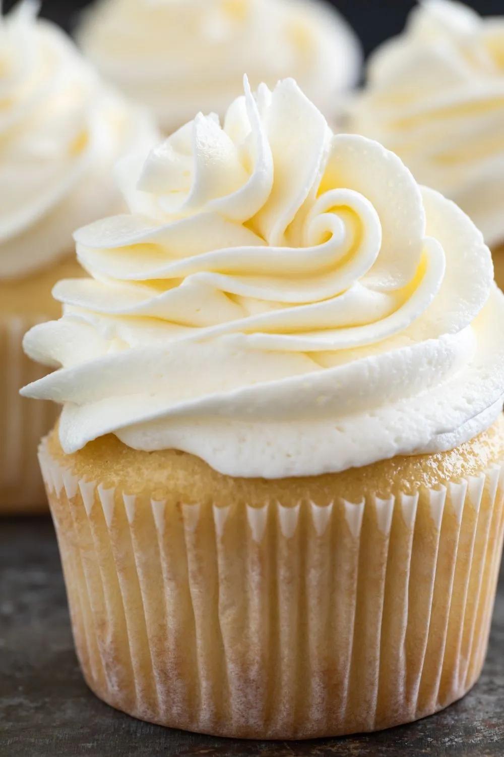 Vanilla Buttercream Frosting | Recipe | Desserts, Cupcake recipes ...