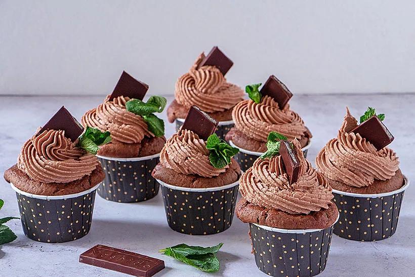 Schokoladen-Minz-Cupcakes Rezept | Zotter Schokolade