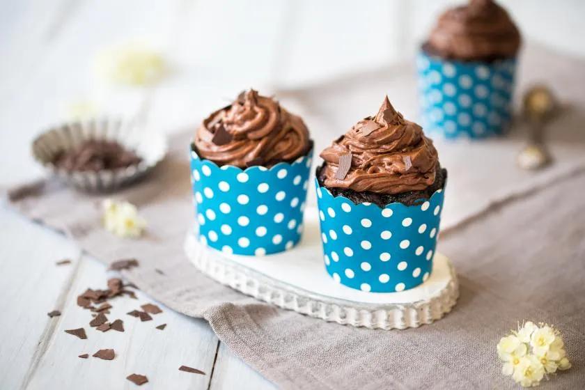 Schoko-Cupcakes mit Frosting - DAS Rezept | Simply Yummy