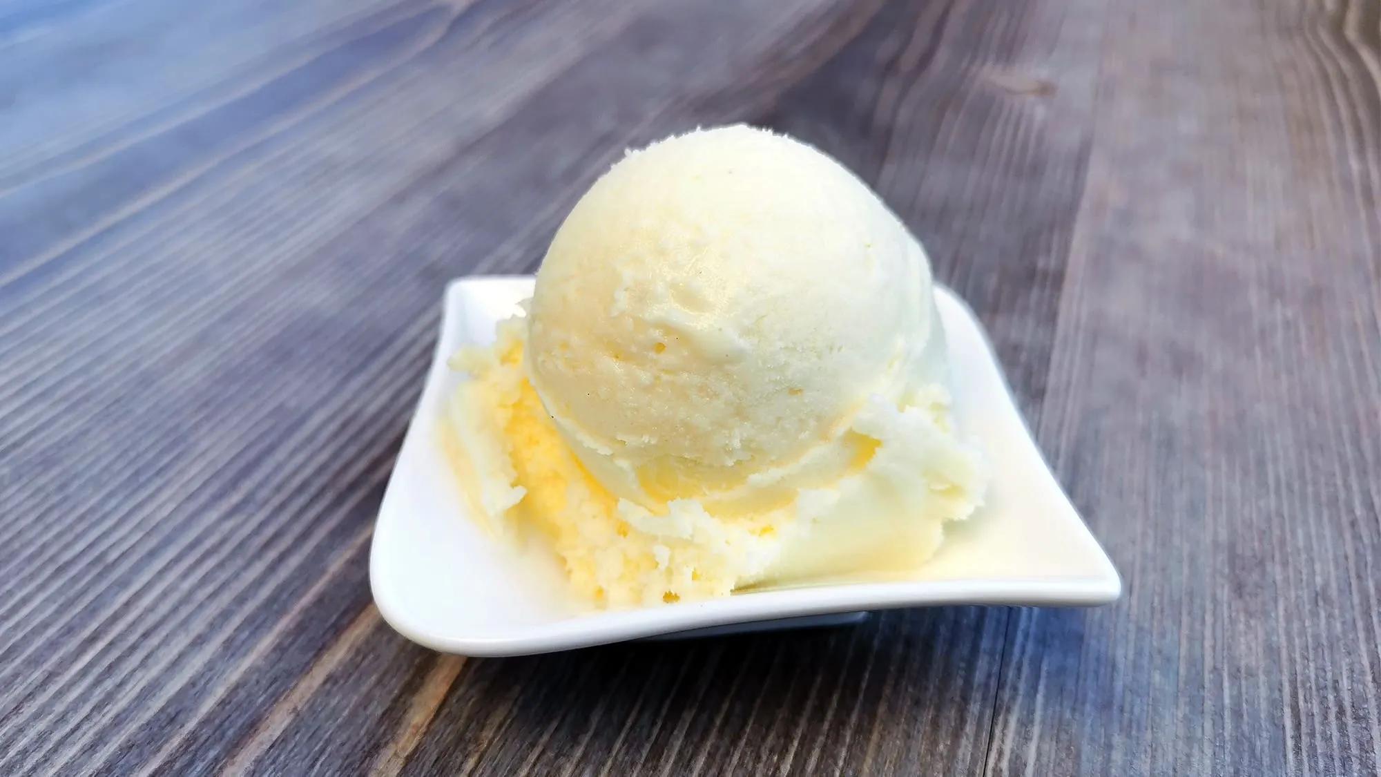 Ananas-Kokos Eis trifft Weiße-Schoki Rezept - Eis Rezepte 👌 - Eis ...