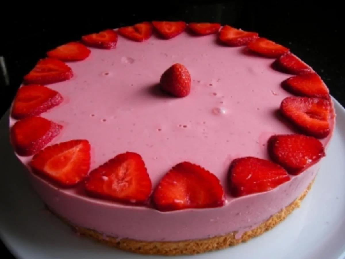 Erdbeer Joghurt Torte - Rezept mit Bild - kochbar.de