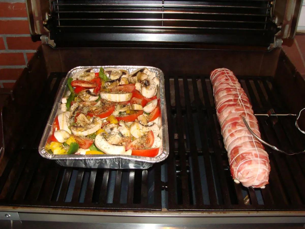 Schweinefilet Caprese - Gemüsevariation - Sugo | Grillforum und BBQ ...
