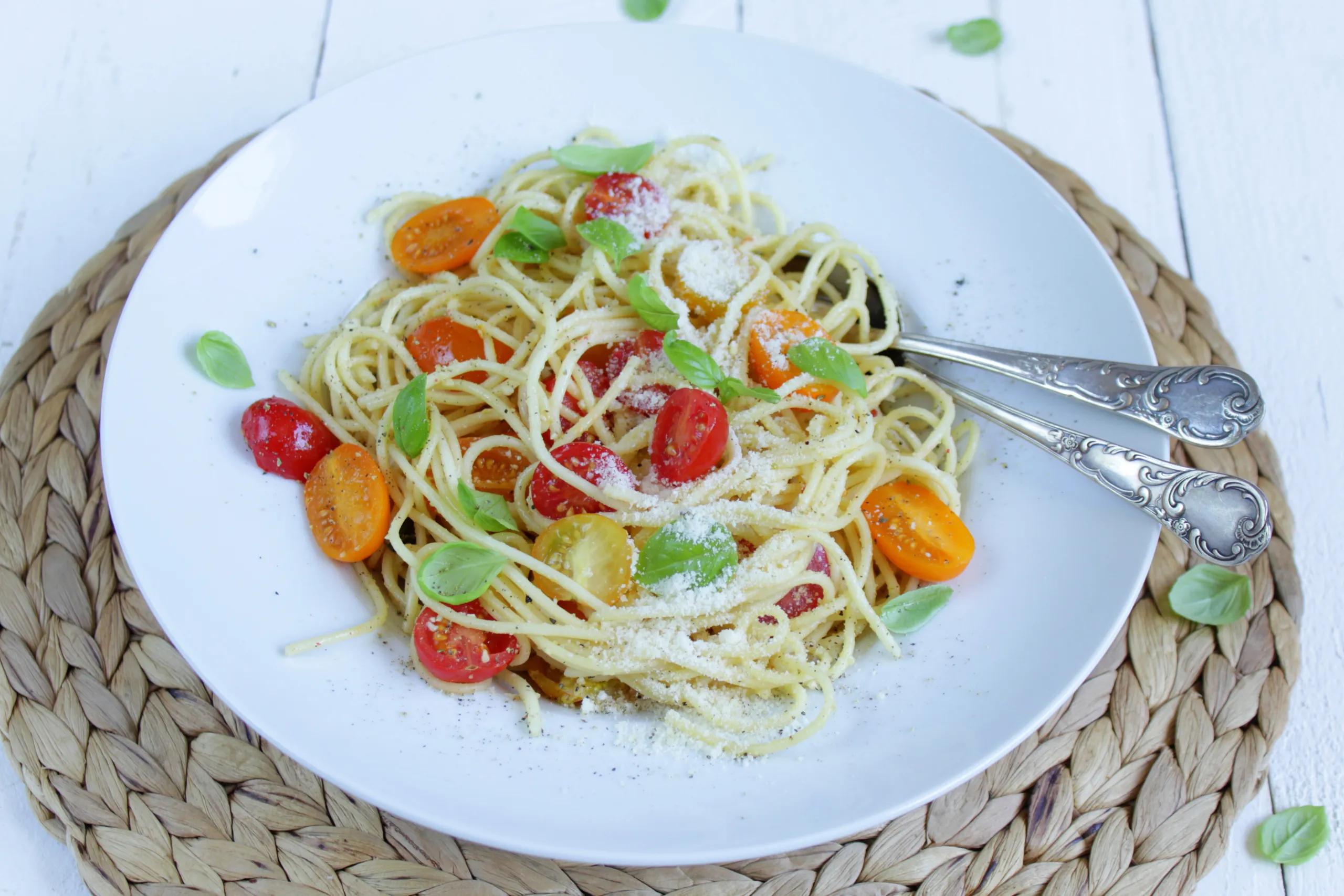 Pasta mit bunten Tomaten und Basilikum – Food with Love – Thermomix ...