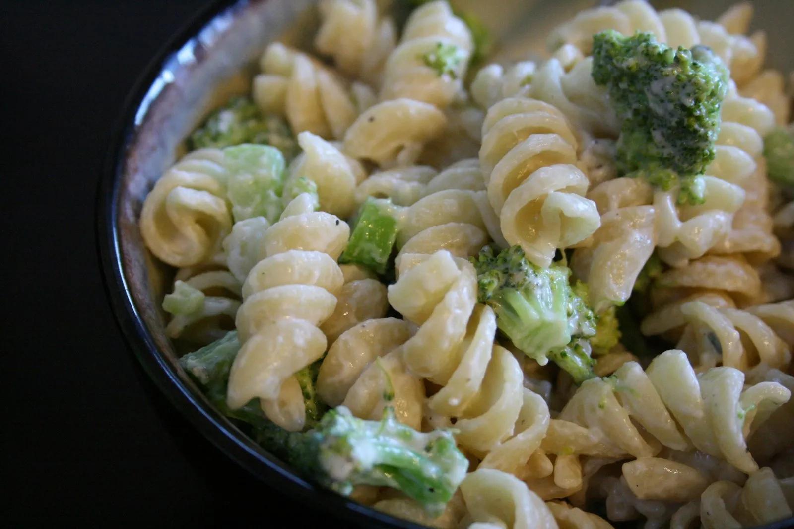 The Chow Review: Pasta and Broccoli with Gorgonzola Cream Sauce