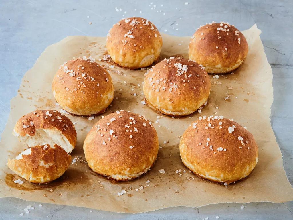 Laugenbrötchen - ganz einfach selbstgemacht | Einfach Backen