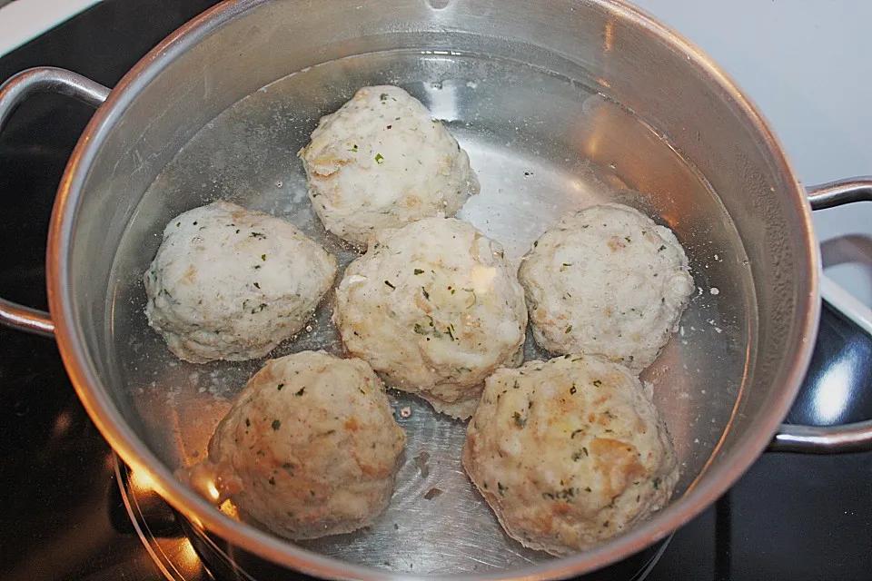 Omas Semmelknödel von kennwanich | Chefkoch.de