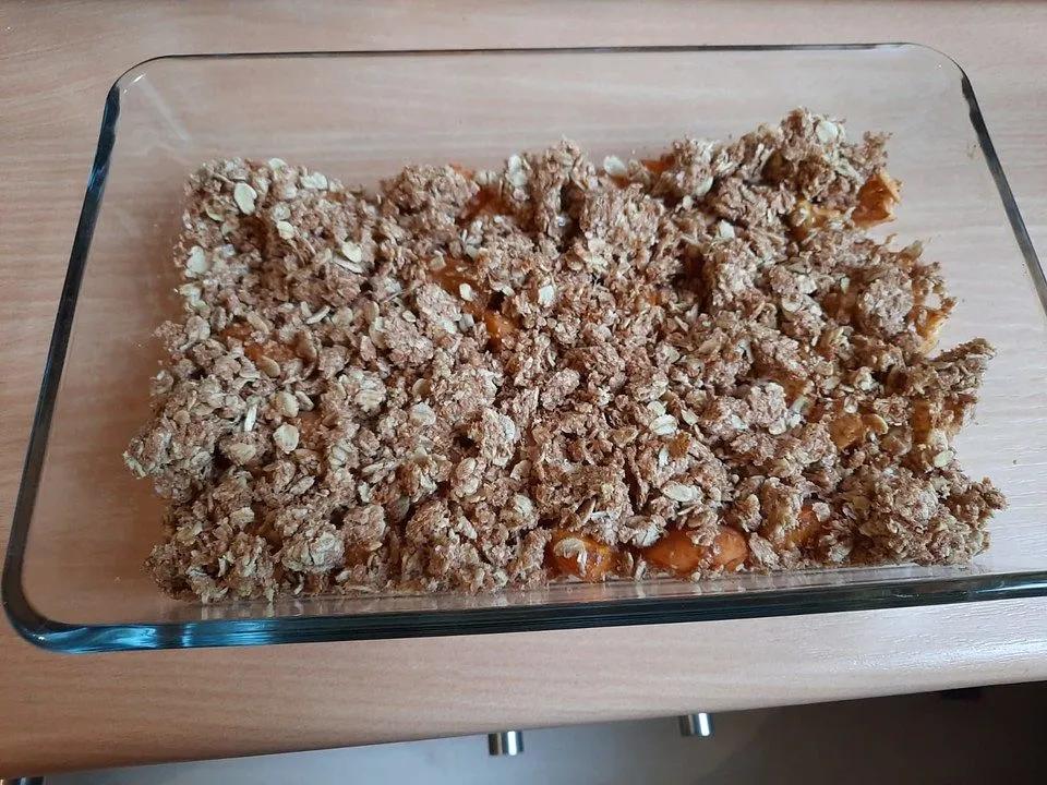 Aprikosen Crumble mit Haferflocken-Joghurt-Streuseln von Lornaria| Chefkoch