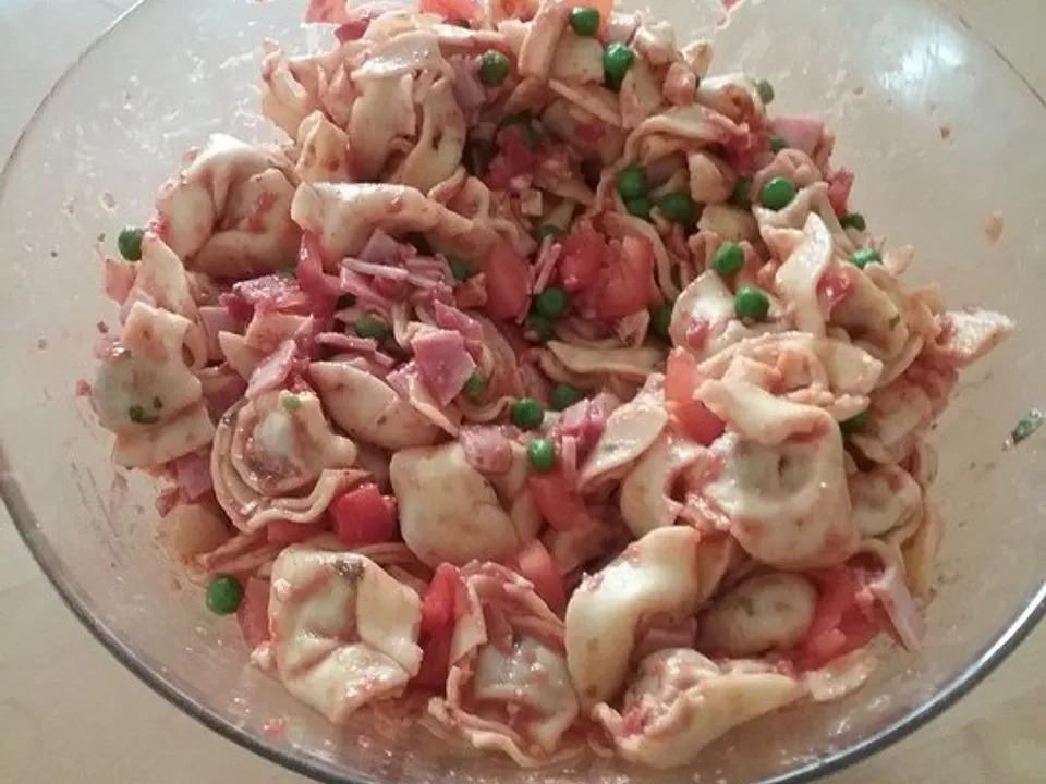 Tortellinisalat mit Tomatensauce von ZebraFranny| Chefkoch