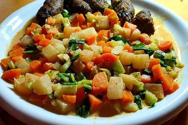 Pak Choi mit Karotten und Kohlrabi in cremiger Soße von küchen_zauber ...