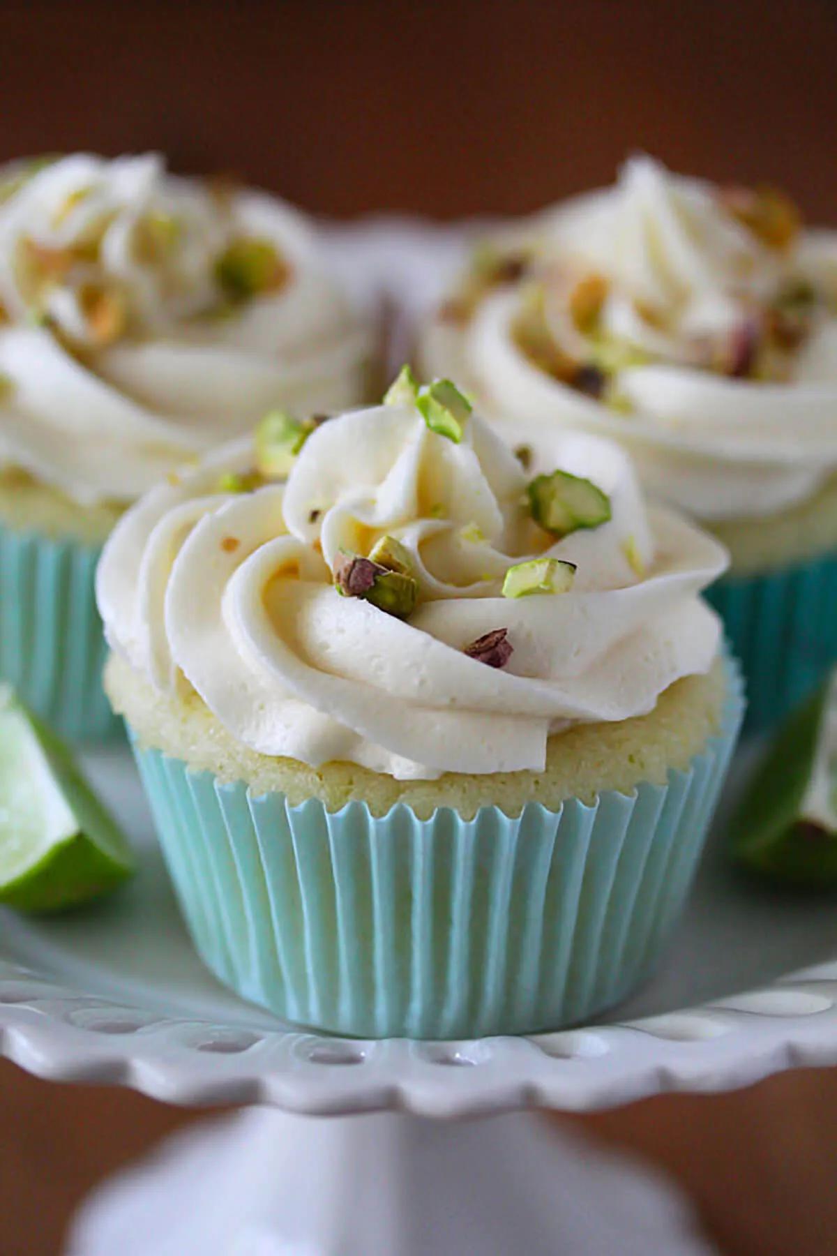 Key Lime Cupcakes with White Chocolate Frosting - Cupcake Daily Blog ...