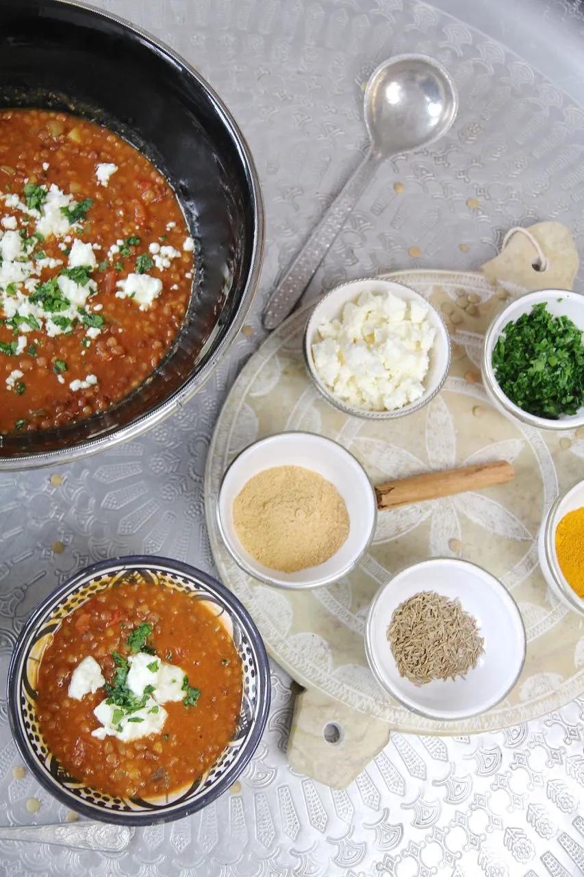 Vegetarische Harira mit Feta - arabische Linsensuppe - Labsalliebe ...