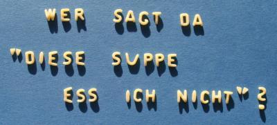 buchstabensuppe mit hühnchen