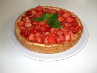 cheesecake mit erdbeeren und holunder