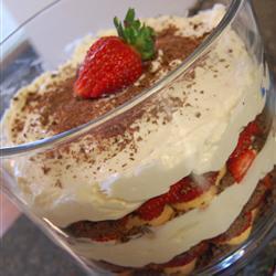 erdbeer tiramisu trifle