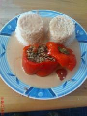 gefüllte paprikaschoten mit tomaten sahne soße