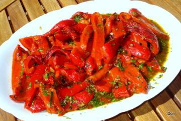 gegrillter rote paprika salat