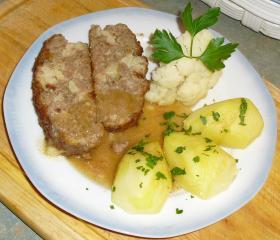 hackbraten mit blumenkohl gefüllt