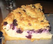 käsekuchen mit streuseln und heidelbeeren