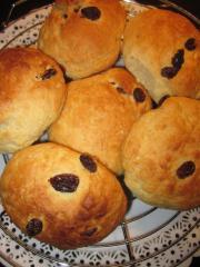 leckere brötchen mit rosinen