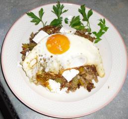 paprika gefüllt mit gebratenen spaghetti vegetarisch