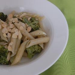 pasta mit brokkoli gorgonzola sauce