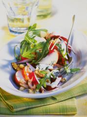 rote bete salat mit rauke walnüssen und krabben
