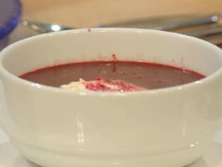 rote bete suppe mit apfelschaum