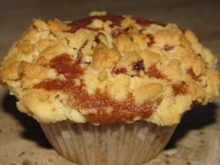 rote grütze muffins mit cranberry vanillestreusel