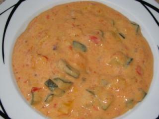 süß scharfe paprika zucchini tomaten käsesuppe