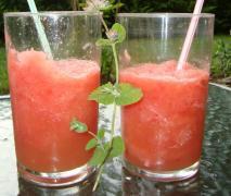 variation von grapefruit melonen cooler cocktail