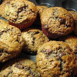 vegane muffins mit erdbeeren und schokostückchen