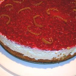 zitronen joghurt torte mit himbeeren