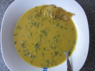 apfelcremesuppe mit curry