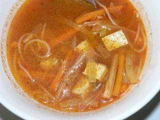 asiatische suppe mit tofu scharf und süß sauer