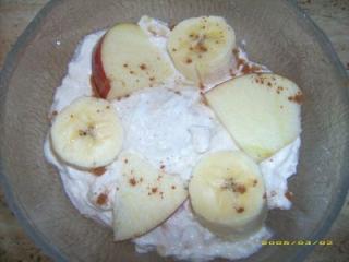 bananen apfel quark mit zimt und mandeln