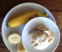 bananeneis mit dulce de leche