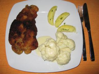 blumenkohl mit heller soße schnitzel und petersilienkartoffeln