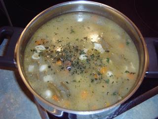 bohnensuppe mit suppenfleisch und nudeln
