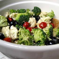brokkoli blumenkohlsalat mit feta