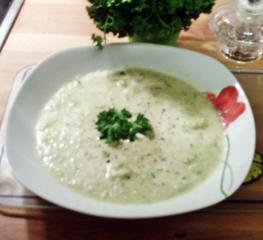 brokkoli creme suppe mit frischkäsecreme