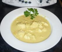 currysuppe mit hähnchenfleisch