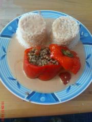gefüllte paprikaschoten mit tomaten sahne soße