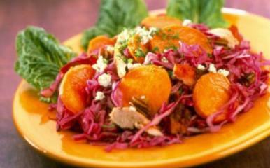 glasierter süßkartoffel krautsalat mit speck dressing