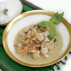 grünes thai curry mit hähnchen