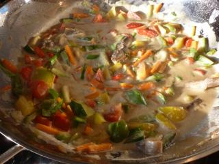 grünes thai gemüse curry