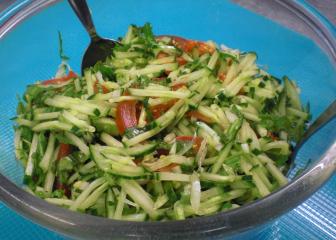 gurken rucola salat