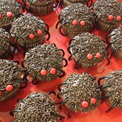 halloween spinnen cupcakes