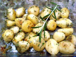 kräuter drillinge bratkartoffeln mit kräutern aus minikartoffeln